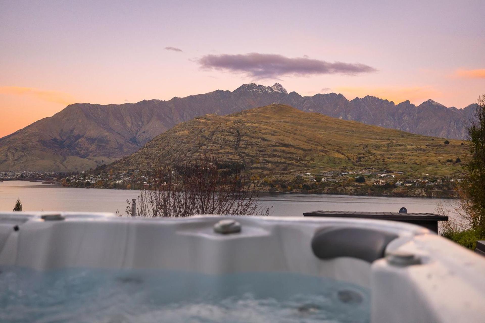 Vila St Matthews Views Cecil Queenstown Exteriér fotografie